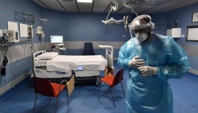 Chi colpisce di più ora il Covid: massima allerta per Omicron 2 e 3