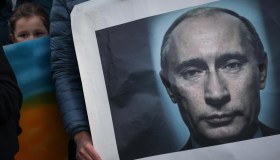 Putin minaccia il nucleare. Ue e Italia sempre più dure: 8 sanzioni per fermare lo “zar”