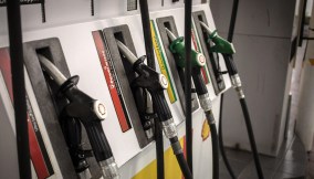 Benzina, le “folli” accise che paghiamo: quali possiamo farci rimborsare