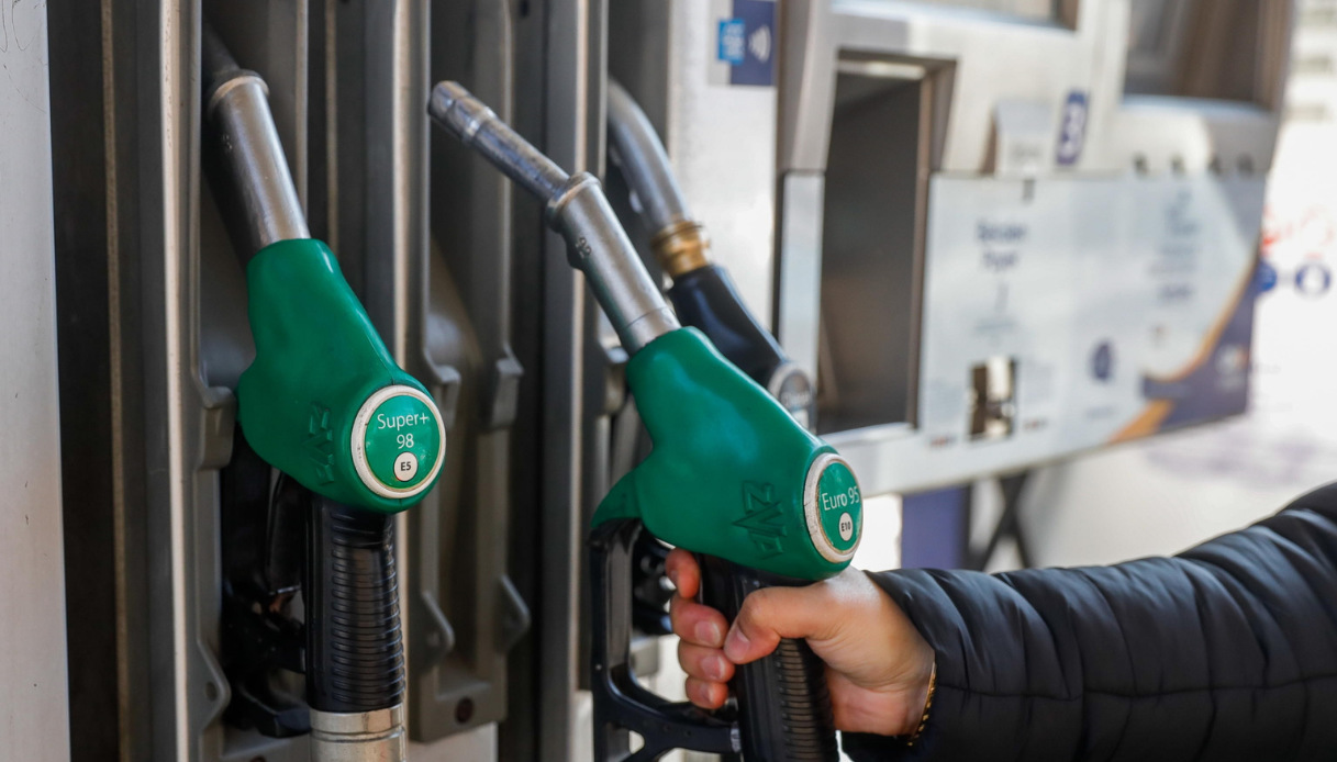 Preços da gasolina e distribuidores onde seu custo é menor