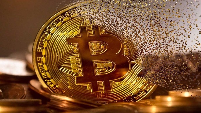 Criptovalute, Bitcoin supera barriera dei 43.500 dollari
