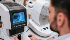 Covid, emerso nuovo (strano) sintomo tra i contagiati