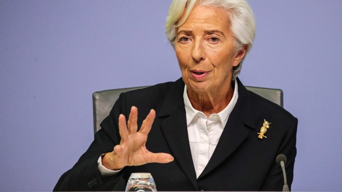 BCE, Lagarde: “Impegno per stabilità prezzi. Aumento tassi dopo fine QE”