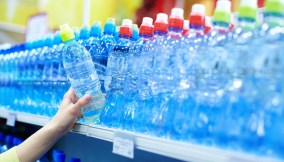 acqua contaminata venduta nei supermercati, i lotti ritirati