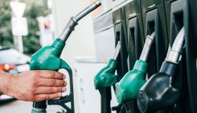 Qui si taglia il prezzo di benzina e diesel: quanto costa il pieno