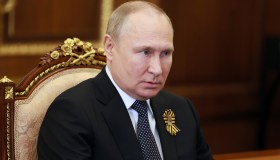 Quanto costa la cravatta di Putin regalata da Berlusconi