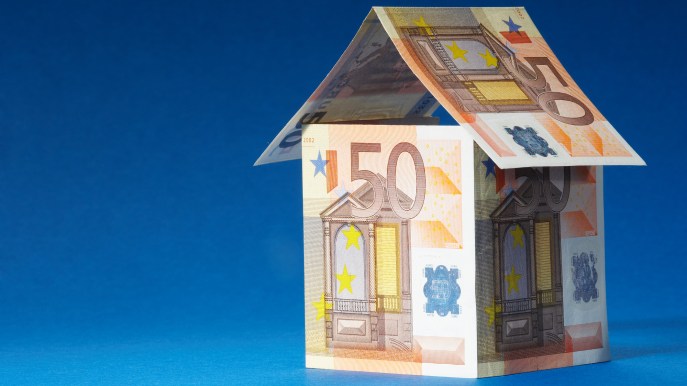 Mutui rallentano con tassi crescenti. Resta forte domanda prestiti