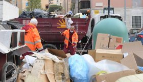 Roma, scoppia il caso dei netturbini: 200 certificati annullati