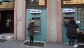 Grande banca chiude filiali in tutta Italia: i tagli al personale