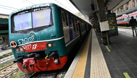 Molestie sessuali a ragazze sul treno da Gardaland: 30 sospettati