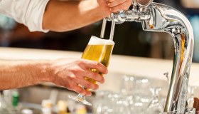 Birra contaminata da fluoruri: cosa c’è di vero e che rischi ci sono