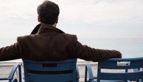 Manager di una società da 65 mld molla tutto e fugge in spiaggia