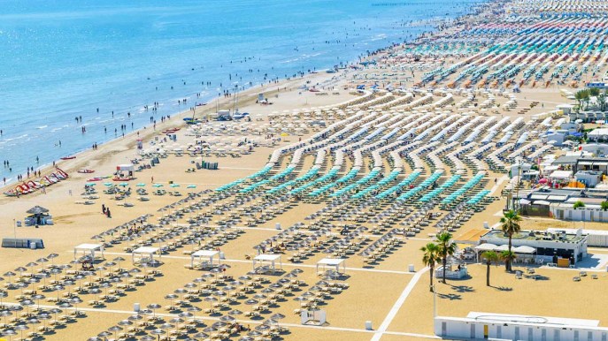 Troppi batteri in mare: divieto di balneazione in 22 spiagge italiane