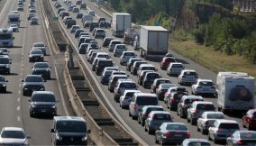 Traffico, primo weekend da bollino rosso in autostrada: i giorni da evitare