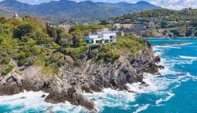 In vendita in Liguria la villa “della Sirenetta”: quanto costa