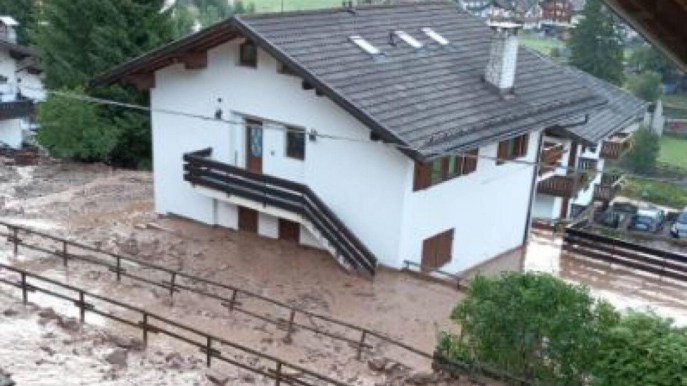 Maltempo record in Trentino: è emergenza, evacuati case e hotel