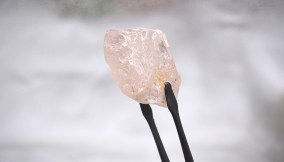 Scoperto il diamante rosa più grande degli ultimi tre secoli: quanto vale