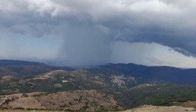 Previsioni meteo, agosto pazzo: scatta l’allerta per queste località