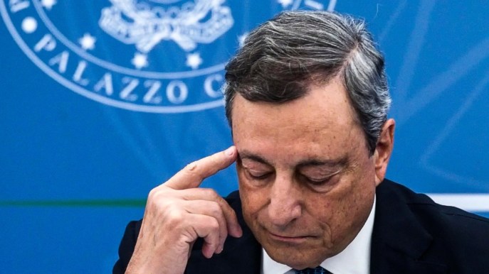 Tassa extra-profitti energia, Draghi cambia tutto: ecco come