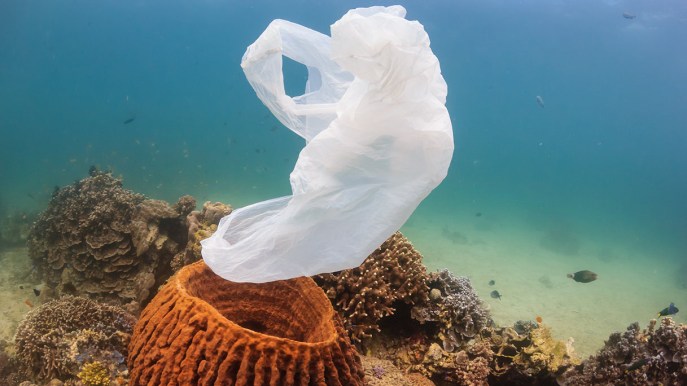 Come tracciare i rifiuti di plastica alla deriva nell’oceano