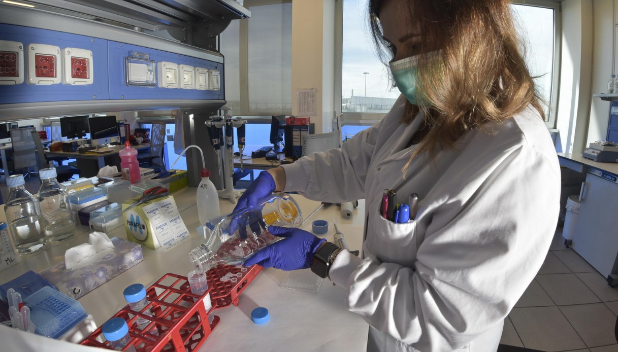 Covid, c’è una terapia che riduce il rischio ricovero del 90%