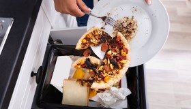 I giovani italiani sono campioni dello spreco alimentare