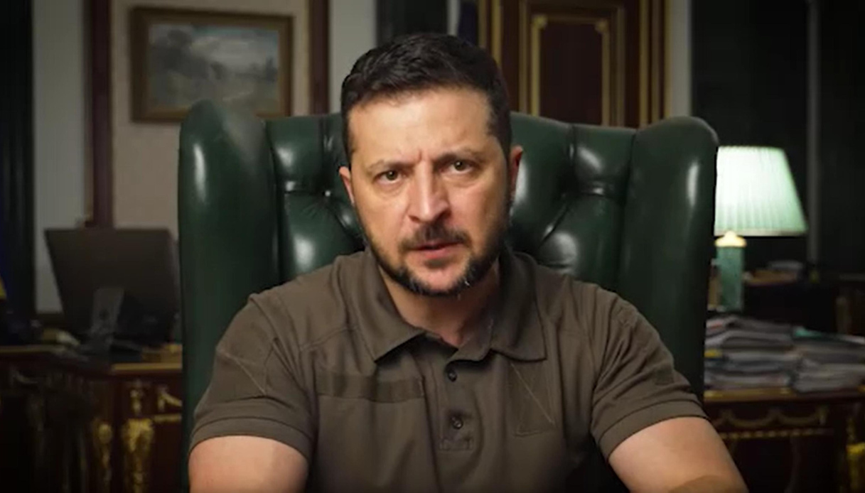 “Il mondo è sull’orlo del disastro nucleare”: Zelensky lancia l’allarme