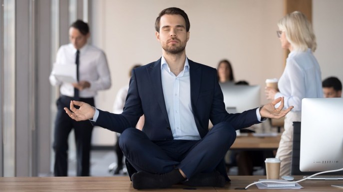 Cos’è la mindfulness: i benefici nella vita lavorativa e l’uso della meditazione