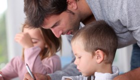 Congedo di paternità, cosa cambia con il Decreto Trasparenza