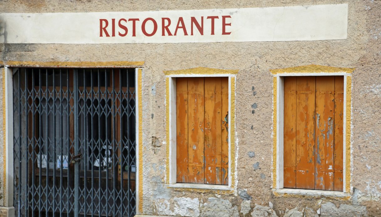 Roma, dezenas de restaurantes fechados: o que acontece