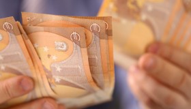 Bonus 200 euro o 350 euro ai giornalisti: chi ne ha diritto, i requisiti