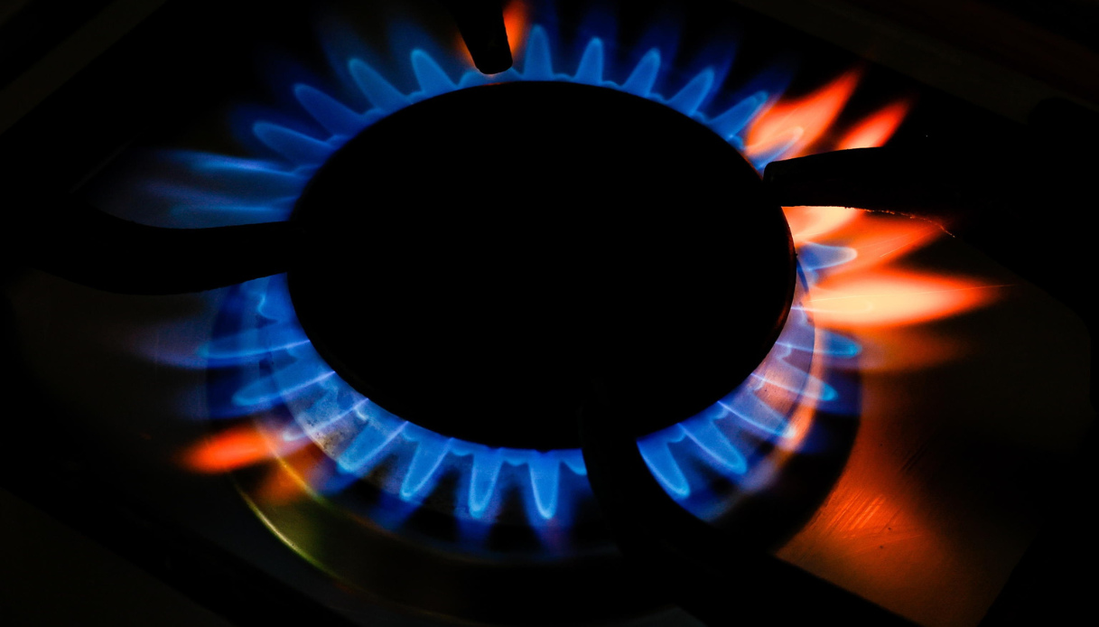 Bollette: vola il gas, anche quella della luce può diventare mensile?