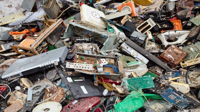 E-waste, cosa sono i rifiuti elettronici e come riciclarli