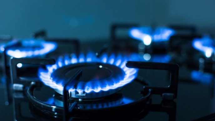 Bollette: nuova impennata del gas (+74%). Allarme conguaglio a novembre