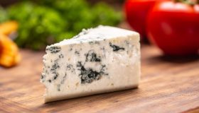 Scatta l’allarme per questo formaggio italiano: cosa succede