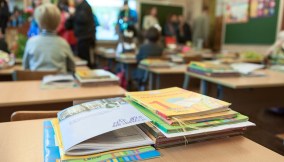 Bambini all'interno di una classe: la scuola è a rischio per l'inverno