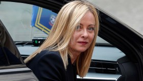 Meloni, svolta sul Covid: che fine fanno le multe ai no vax