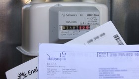 Manovra, arriva la proroga al bonus bollette: come cambia