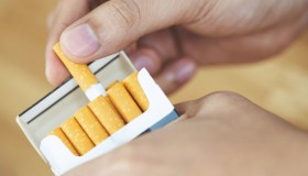 Sale accisa sigarette: di quanto aumenterà un pacchetto