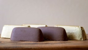 Cioccolatini con larve di insetto, noto marchio ritirato dai supermercati