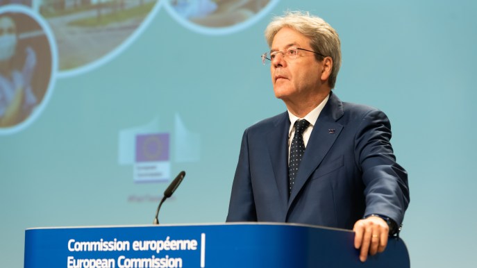 Bruxelles promuove Manovra ma giudica “non in linea” misure POS, cartelle e contante