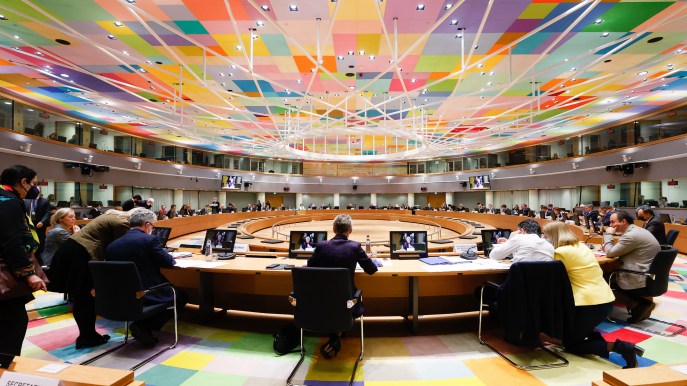 Clima, Parlamento e Consiglio Ue trovano accordo preliminare sulla carbon tax