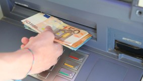 Bancomat, aumentano le commissioni sui prelievi?