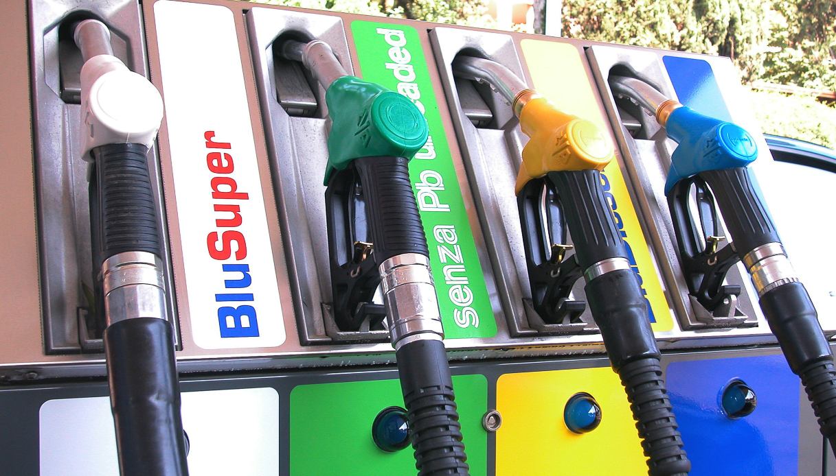 Gasolina e gasóleo em alta, quanto custa abastecer em dezembro