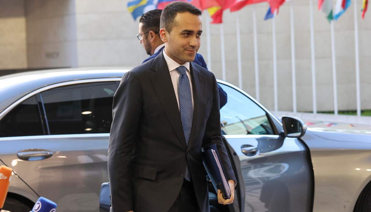 Di Maio deve restituire il suo Tfr, scoppia il caso nel M5S