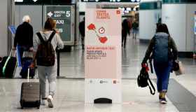 Covid, tampone per gli arrivi dalla Cina: allerta per il boom di casi