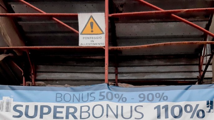 Stop Superbonus, è allarme: “Milioni di appartamenti a rischio pignoramento”