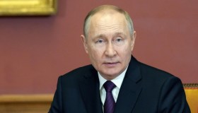 Putin firma lo stop al petrolio per i Paesi col price cap: gli effetti sull’Italia