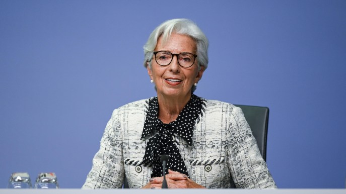 Davos, Lagarde: “Inflazione ancora troppo alta. Avanti con aumento tassi”