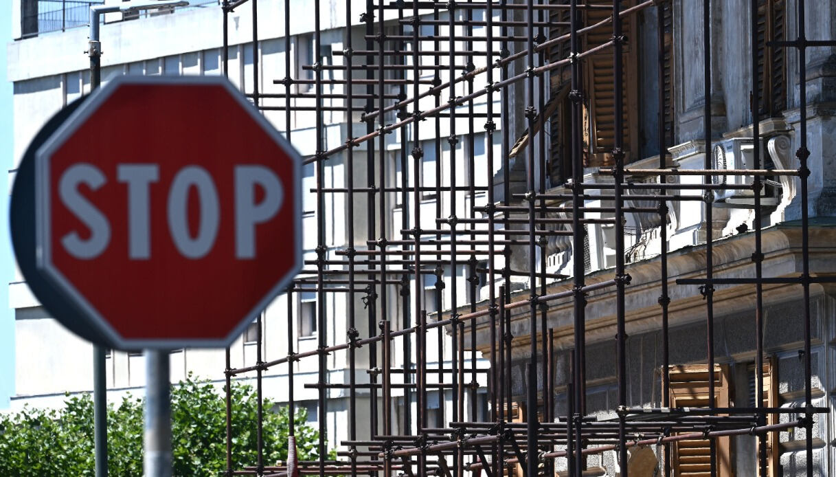 Case green, tutti contro la direttiva Ue: perché l’Italia vuole bloccarla